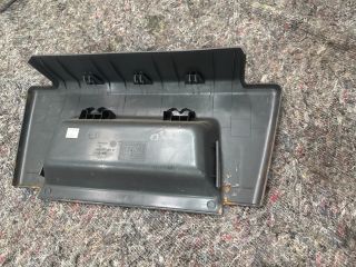 bontott VW MULTIVAN Ülés Rögzítő Takaró