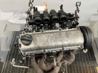 bontott VW NEW BEETLE Motor (Fűzött blokk hengerfejjel)