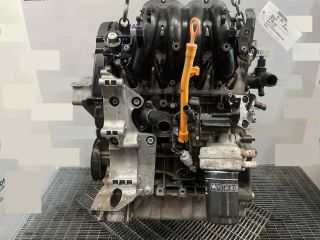 bontott VW NEW BEETLE Motor (Fűzött blokk hengerfejjel)