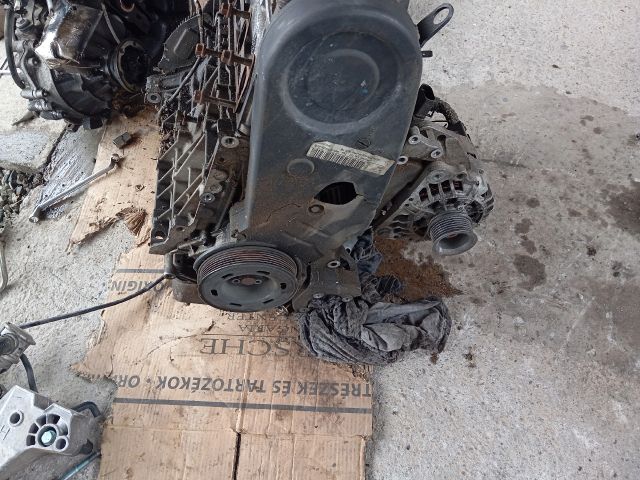 bontott VW NEW BEETLE Motor (Fűzött blokk hengerfejjel)