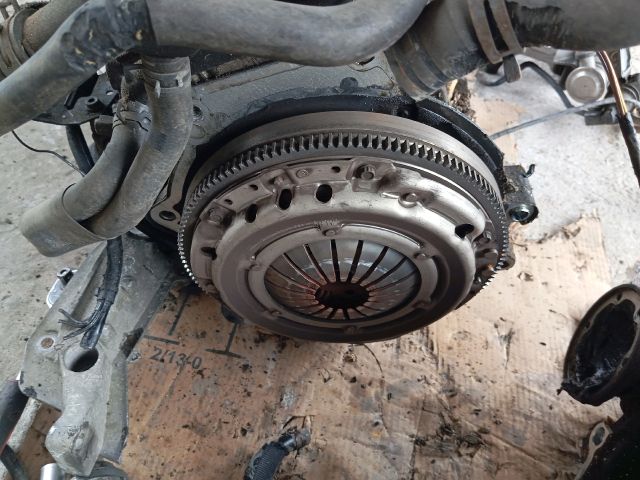 bontott VW NEW BEETLE Motor (Fűzött blokk hengerfejjel)