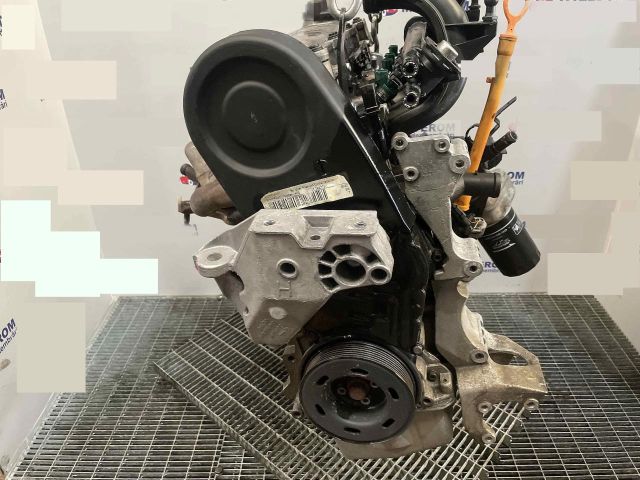 bontott VW NEW BEETLE Motor (Fűzött blokk hengerfejjel)