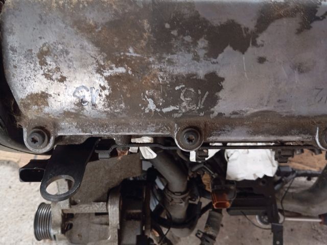 bontott VW NEW BEETLE Motor (Fűzött blokk hengerfejjel)