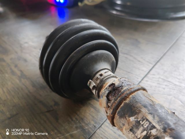 bontott VW NEW BEETLE Bal Féltengely