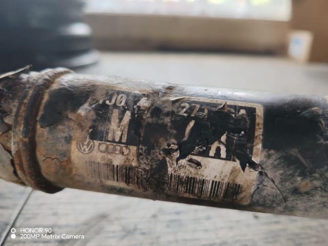 bontott VW NEW BEETLE Bal Féltengely