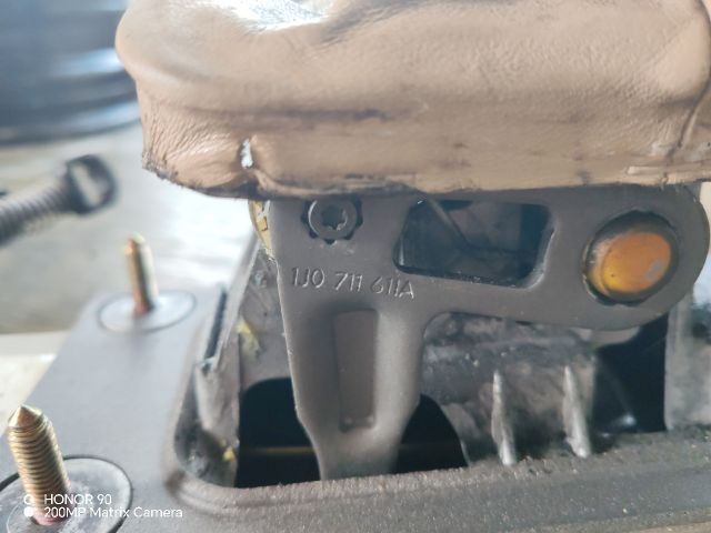 bontott VW NEW BEETLE Váltó Kulissza