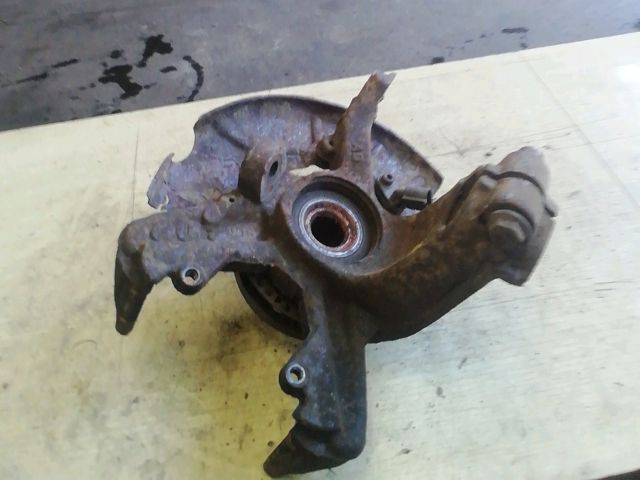 bontott VW NEW BEETLE Bal első Csonkállvány Kerékaggyal