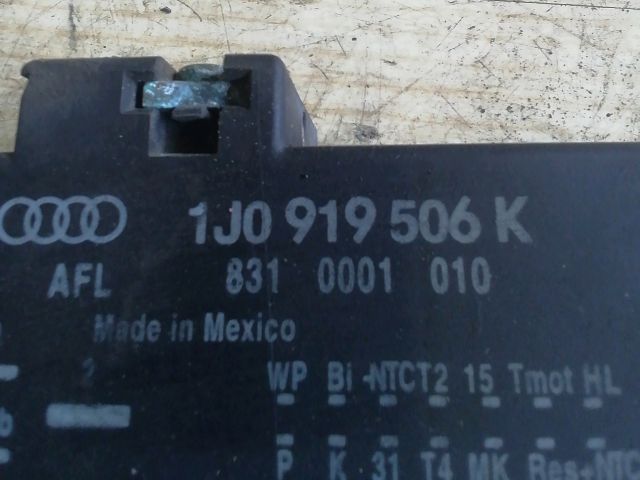 bontott VW NEW BEETLE Hűtőventilátor Relé