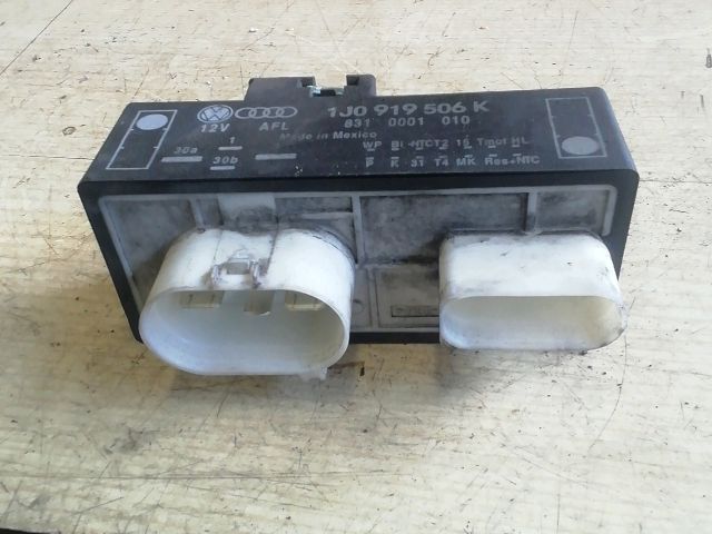 bontott VW NEW BEETLE Hűtőventilátor Relé