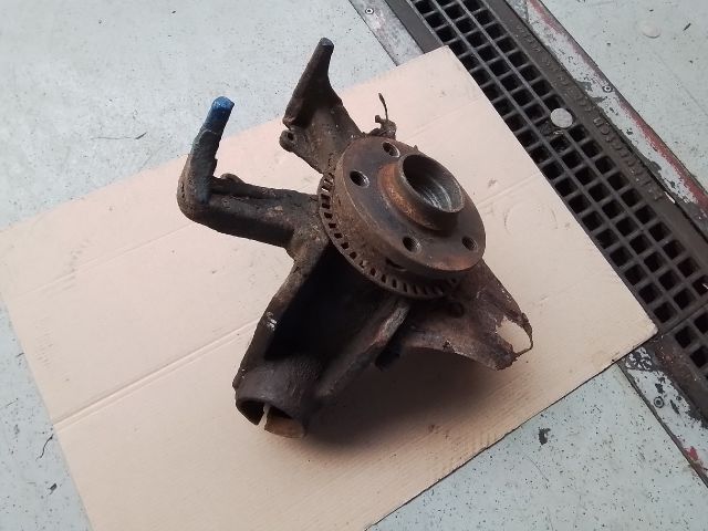 bontott VW NEW BEETLE Jobb első Csonkállvány Kerékaggyal