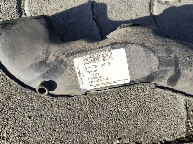 bontott VW NEW BEETLE Légbeömlő Cső