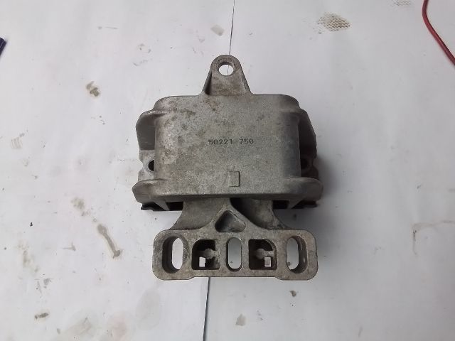 bontott VW NEW BEETLE Motor Tartó Bak (Fém)