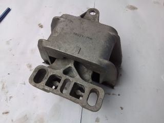 bontott VW NEW BEETLE Motor Tartó Bak (Fém)