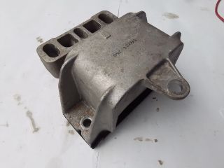 bontott VW NEW BEETLE Motor Tartó Bak (Fém)