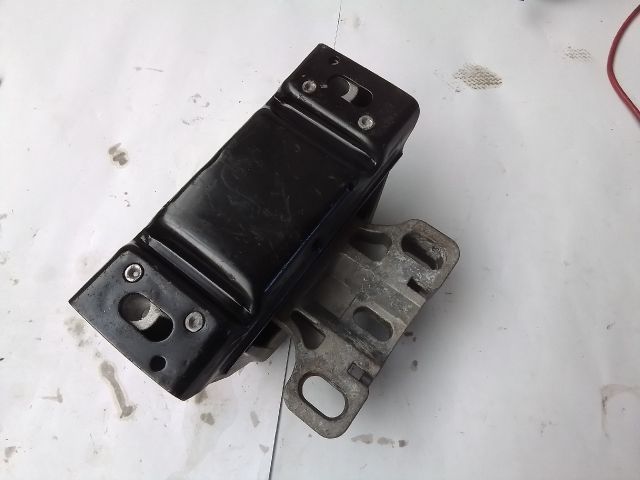 bontott VW NEW BEETLE Motor Tartó Bak (Fém)