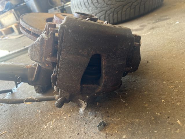 bontott VW NEW BEETLE Bal első Féknyereg Munkahengerrel