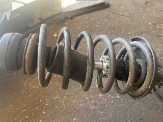 bontott VW NEW BEETLE Bal első Rugó