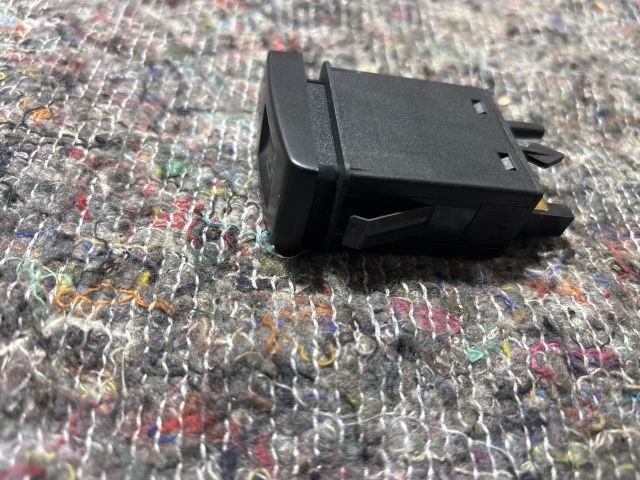 bontott VW NEW BEETLE Ablakfűtés Kapcsoló