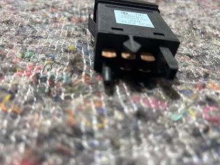 bontott VW NEW BEETLE Ablakfűtés Kapcsoló