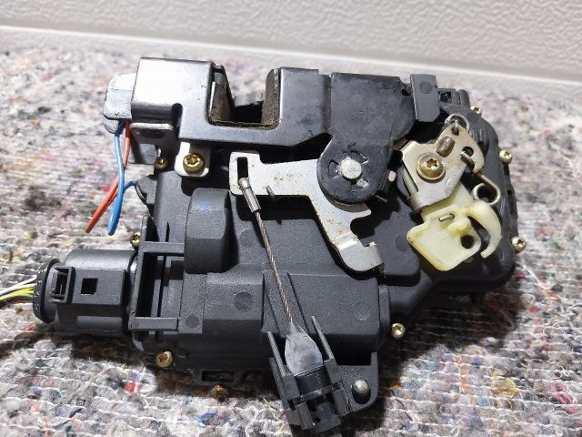 bontott VW NEW BEETLE Bal első Ajtózár Motor