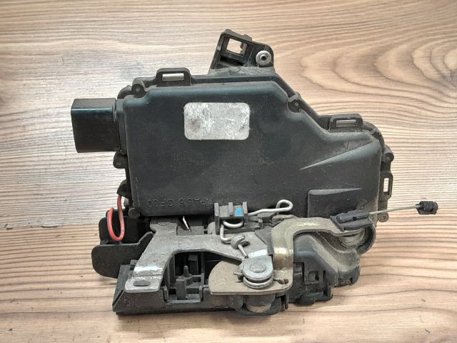 bontott VW NEW BEETLE Bal első Ajtózár