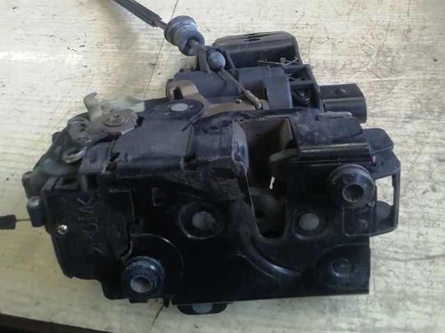 bontott VW NEW BEETLE Bal első Ajtózár