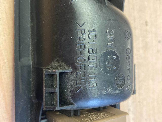 bontott VW NEW BEETLE Bal első Belső Kilincs