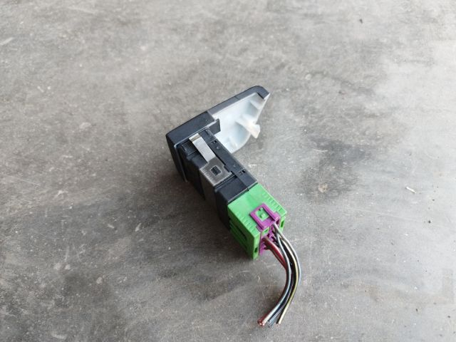 bontott VW NEW BEETLE Bal első Ülésfűtés Kapcsoló