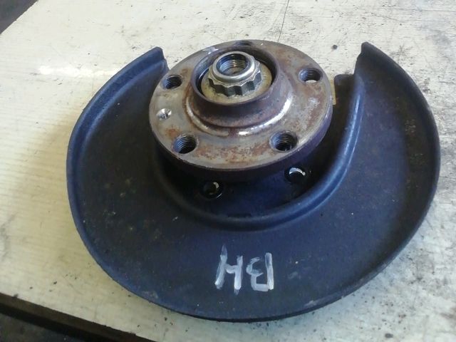 bontott VW NEW BEETLE Bal hátsó Csonkállvány Kerékaggyal