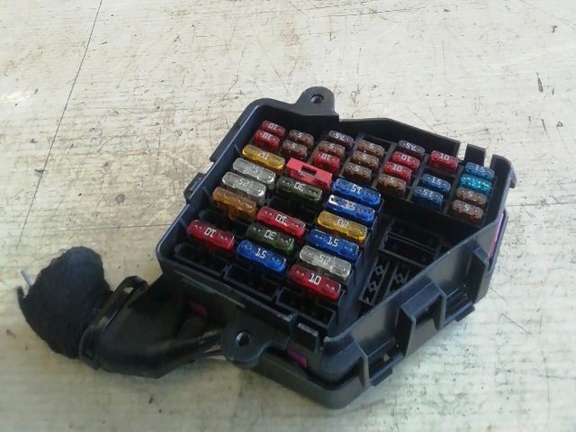 bontott VW NEW BEETLE Biztosítéktábla Utastér