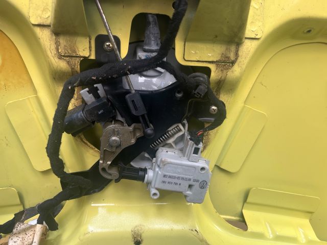 bontott VW NEW BEETLE Csomagtérajtó Kilincs