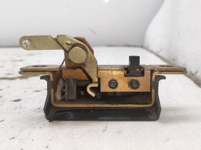 bontott VW NEW BEETLE Csomagtérajtó Zárszerkezet