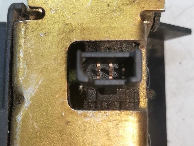 bontott VW NEW BEETLE Csomagtérajtó Zárszerkezet