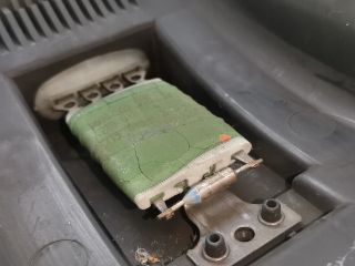 bontott VW NEW BEETLE Előtét Ellenállás Fűtőmotor