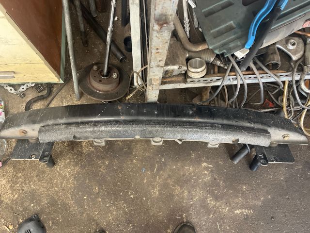 bontott VW NEW BEETLE Első Lökhárító Merevítő (Fém)