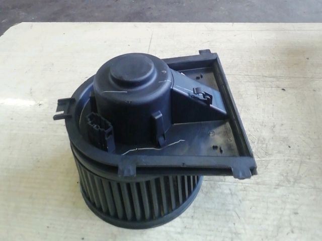 bontott VW NEW BEETLE Fűtőmotor (Klímás)