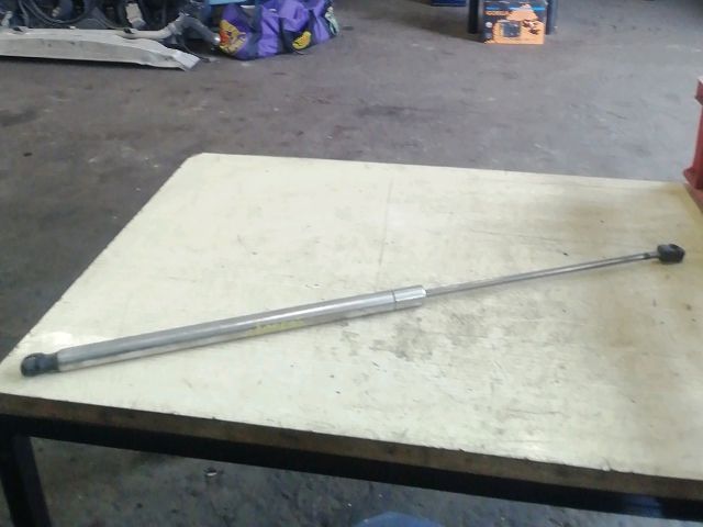 bontott VW NEW BEETLE Gázrugós Kitámasztó Teleszkóp Motorháztető