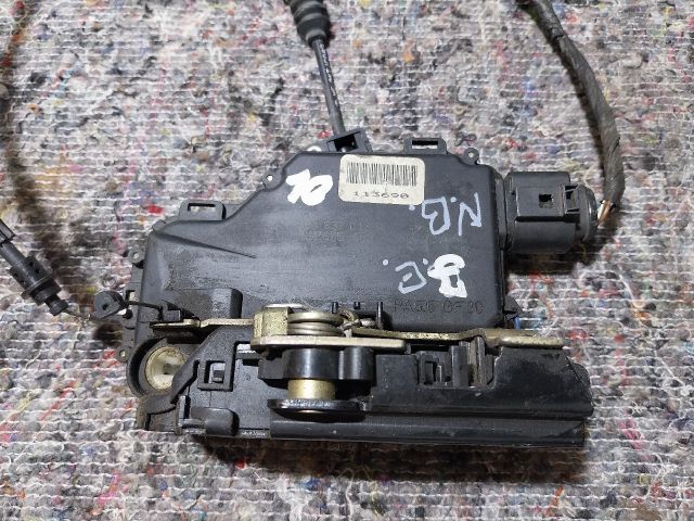 bontott VW NEW BEETLE Jobb első Ajtózár Motor