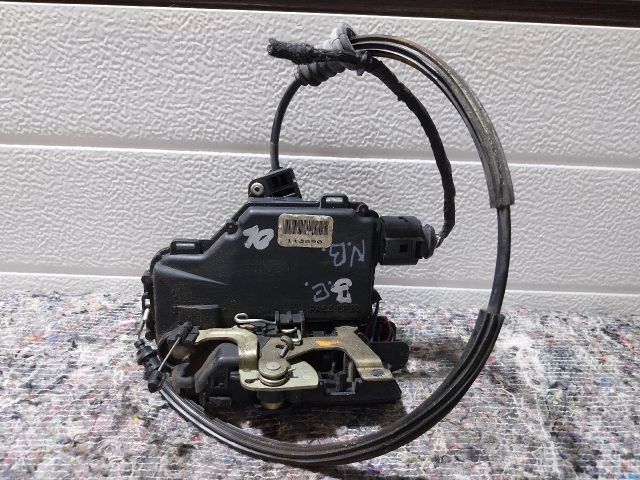 bontott VW NEW BEETLE Jobb első Ajtózár Motor