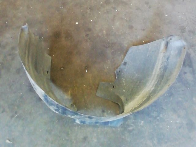 bontott VW NEW BEETLE Jobb első Dobbetét (Kerékjárati, Műanyag)