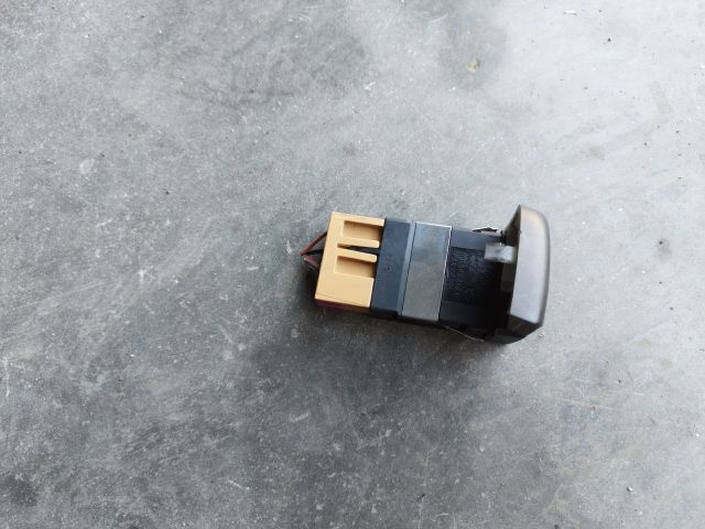 bontott VW NEW BEETLE Jobb első Ülésfűtés Kapcsoló