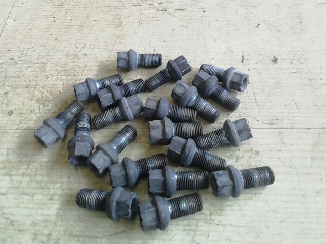 bontott VW NEW BEETLE Kerék Csavar Szett