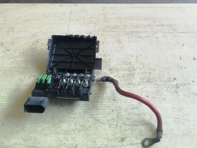 bontott VW NEW BEETLE Pozitív Kábel Elosztó