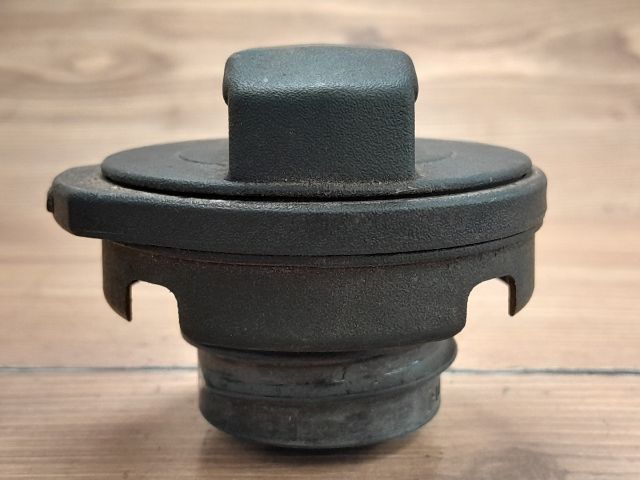 bontott VW NEW BEETLE Tanksapka