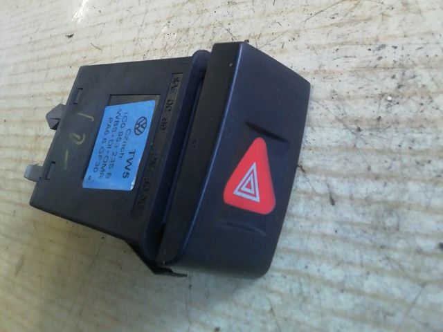 bontott VW NEW BEETLE Vészvillogó Kapcsoló