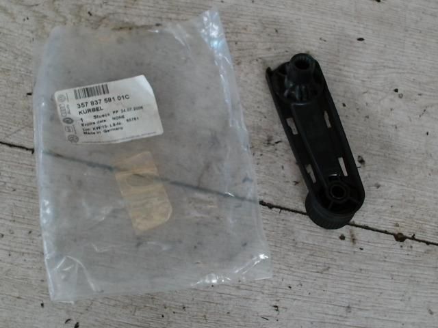 bontott VW PASSAT B1 Ablaktekerő Kar (Pozíciófüggetlen)