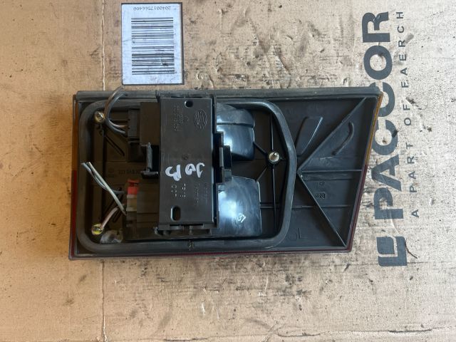 bontott VW PASSAT B2 Bal Belső Hátsó Lámpa