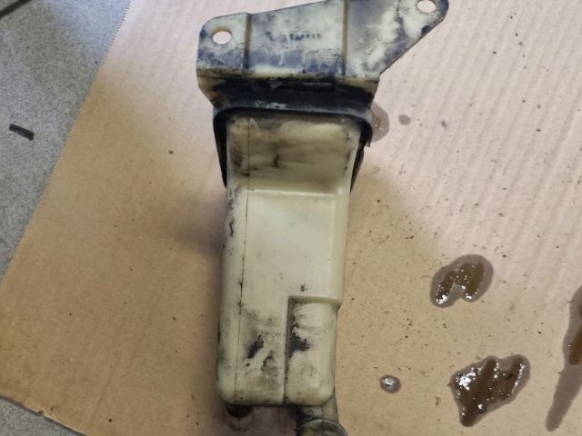 bontott VW PASSAT B2 Szervóolaj Tartály