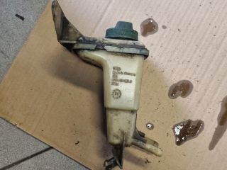 bontott VW PASSAT B2 Szervóolaj Tartály