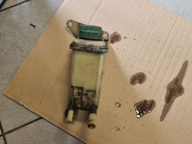bontott VW PASSAT B2 Szervóolaj Tartály